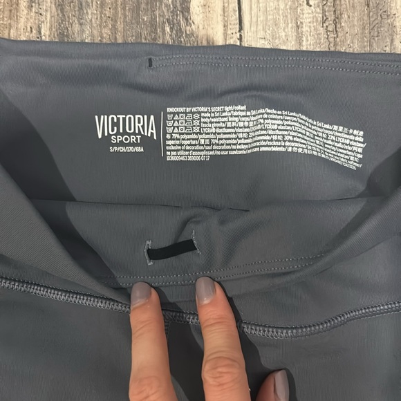 Victoria’s Secret workout leggings - Picture 2 of 5